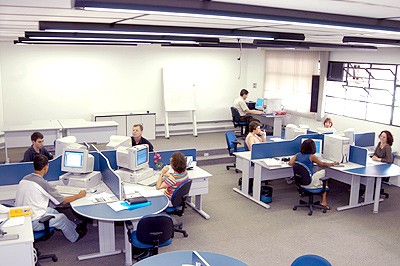 Funcion�rios da Diretoria Geral de Administra��o da Unicamp (DGA): capacita��o e pol�tica de recursos humanos est�o na pauta dos tr�s candidatos  